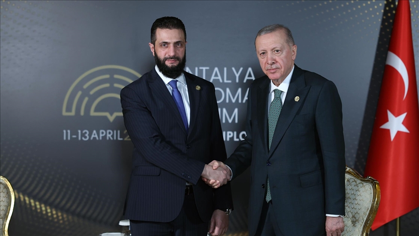 أردوغان خلال لقاء الشرع  السنوات القادمة ستكون حافلة بالاستقرار لسوريا