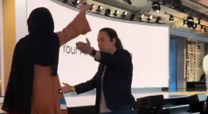 موظفة بشركة مايكروسوفت: أيديكم ملطخة بدماء غزة.... عار عليك 