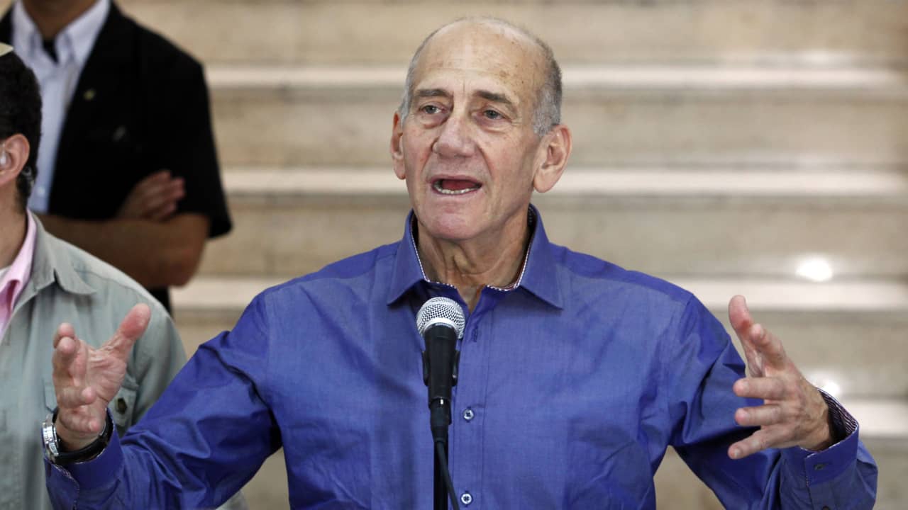 أولمرت: "المدينة الإنسانية" برفح ستكون معسكر اعتقال للفلسطينيين