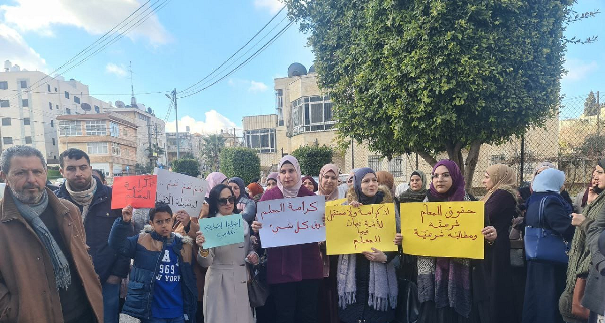 اقتصاديون يحذرون من تفاقم الأزمة المالية في الاشهر القادمة .. والمطالبة بالرواتب تفجر الإضرابات 