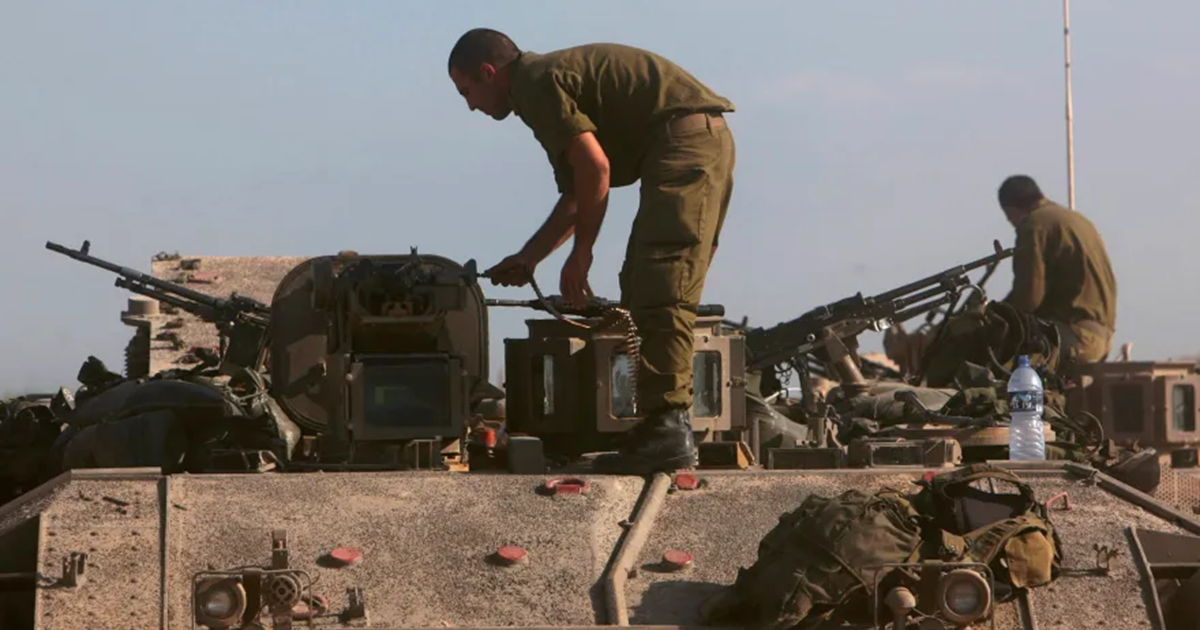 جندي إسرائيلي يطلق النار عشوائيا في غزة بزعم الاحتفال بالعام الجديد !!