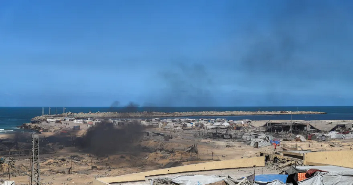 إسرائيل تغلق الطريق الرئيس إلى مدينة غزة وتعطي السكان فرصة أخيرة للمغادرة