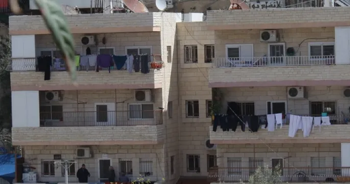 الاحتلال يخلي 13 شقة في سلوان لصحالح الجمعيات الاستيطانية .. والمستعمرون يرقصون فرحا !!