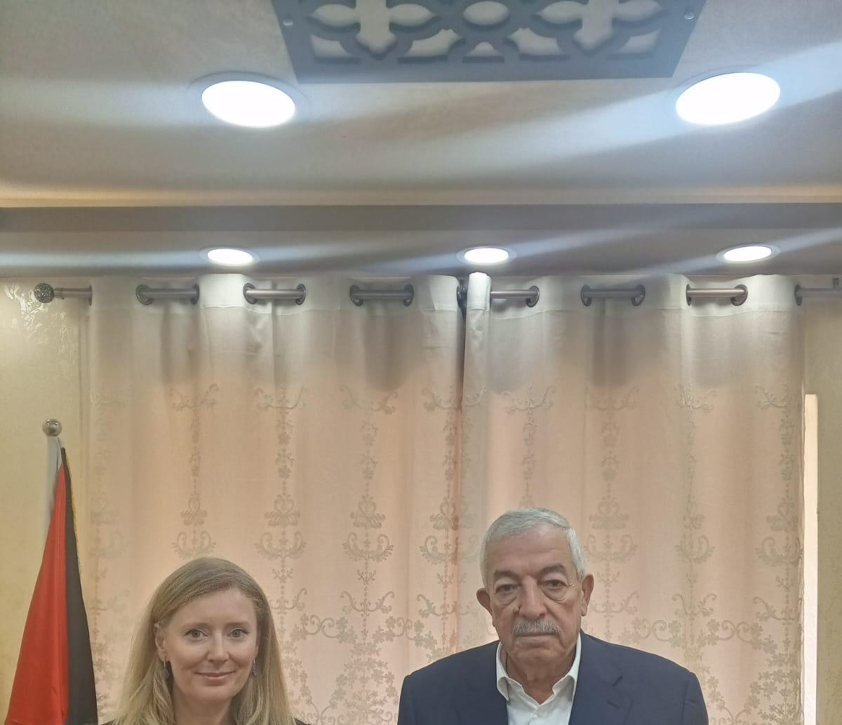 العالول يدعو القنصل البريطاني إلى تكثيف الجهود للاعتراف بدولة فلسطين