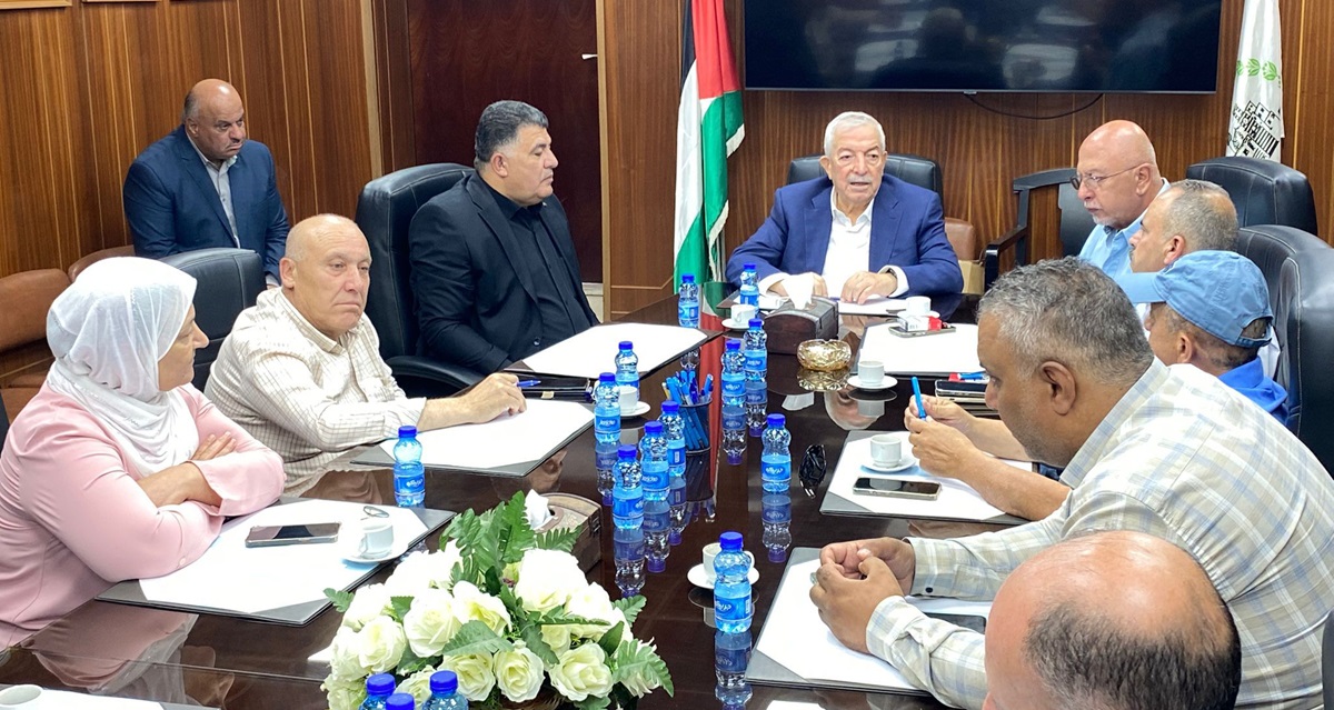 العالول يجتمع مع القوى والمؤسسات الوطنية في نابلس