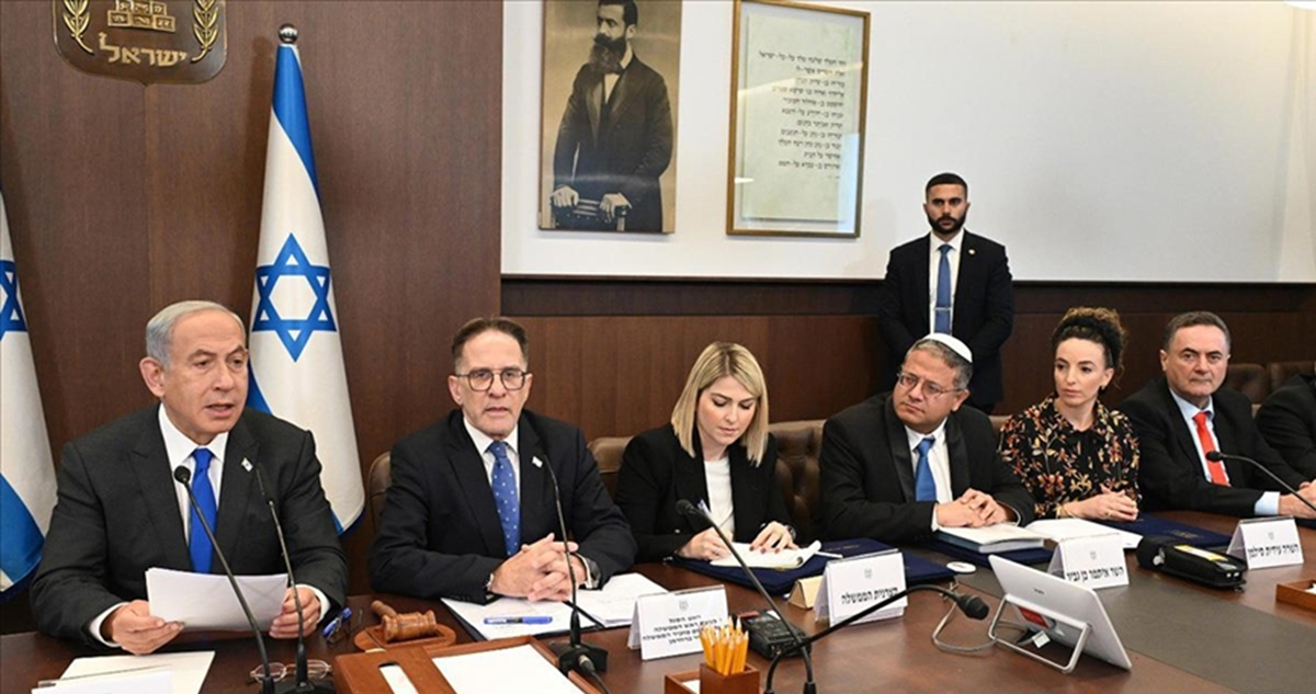 كيف يمكن تسويق حرب لم تحقق أيّاً من أهدافها كأنها انتصار عظيم؟