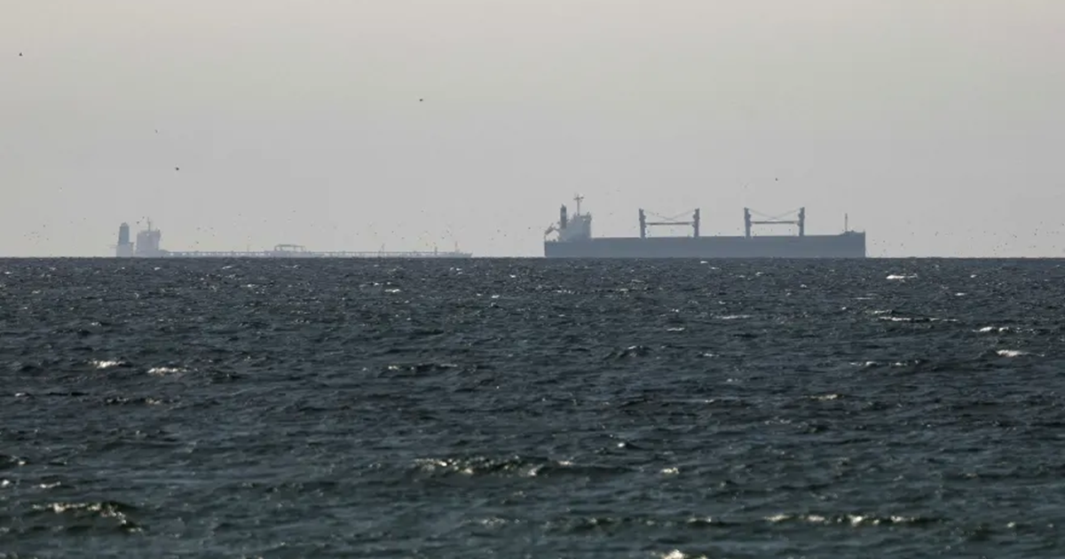 إيران : مضيق هرمز مفتوح أمام كل السفن باستثناء “المرتبطة بالأعداء”