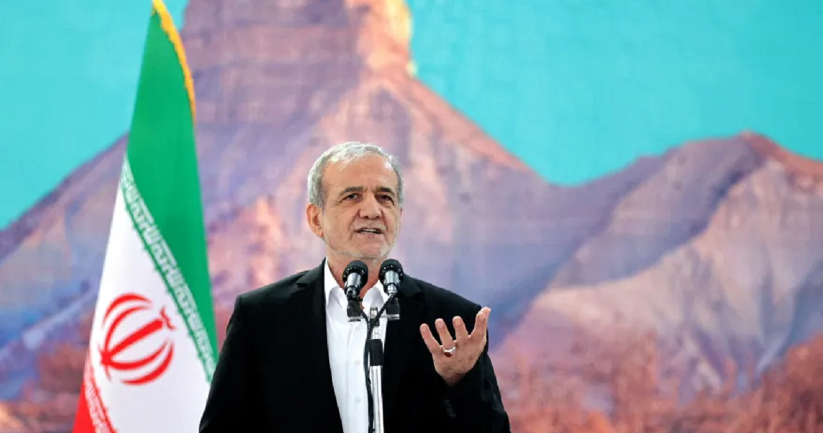 بزشكيان: إيران في حالة "حرب شاملة" مع أمريكا وإسرائيل وأوروبا