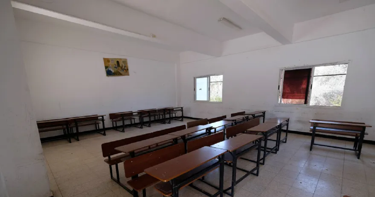 نقص الكتب الدراسية في ليبيا يفجر أزمة بقطاع التعليم وصلت إلى القضاء