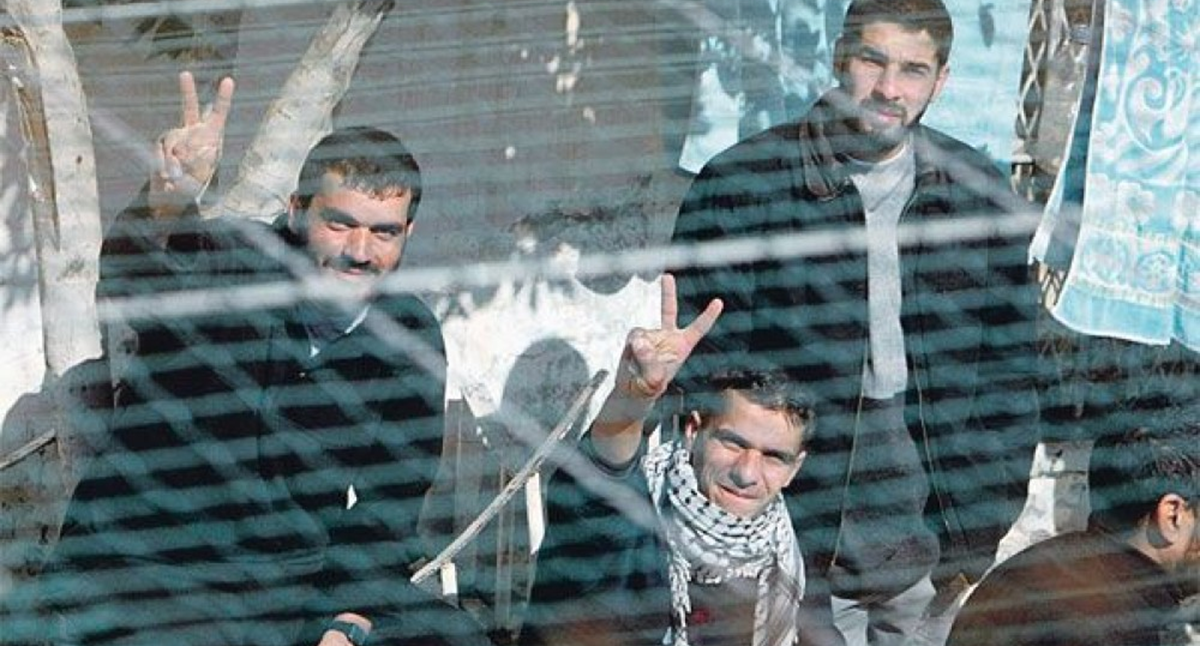 نادي الاسير : تزايد الحالات المرضية في "عوفر" وإنعدام أي مقومات صحية داخل الزنازين واستمرار الاعتداءات