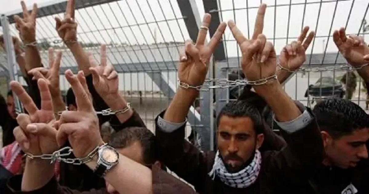 معطيات رسمية : 9600 اسير فلسطيني في سجون الاحتلال بينهم 350 طفلا 