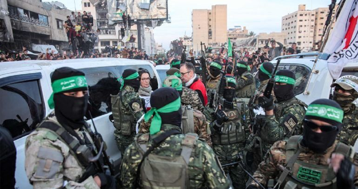 إسرائيل : إطلاق سراح الرهائن المحتجزين بغزة سيبدأ صباح الغد