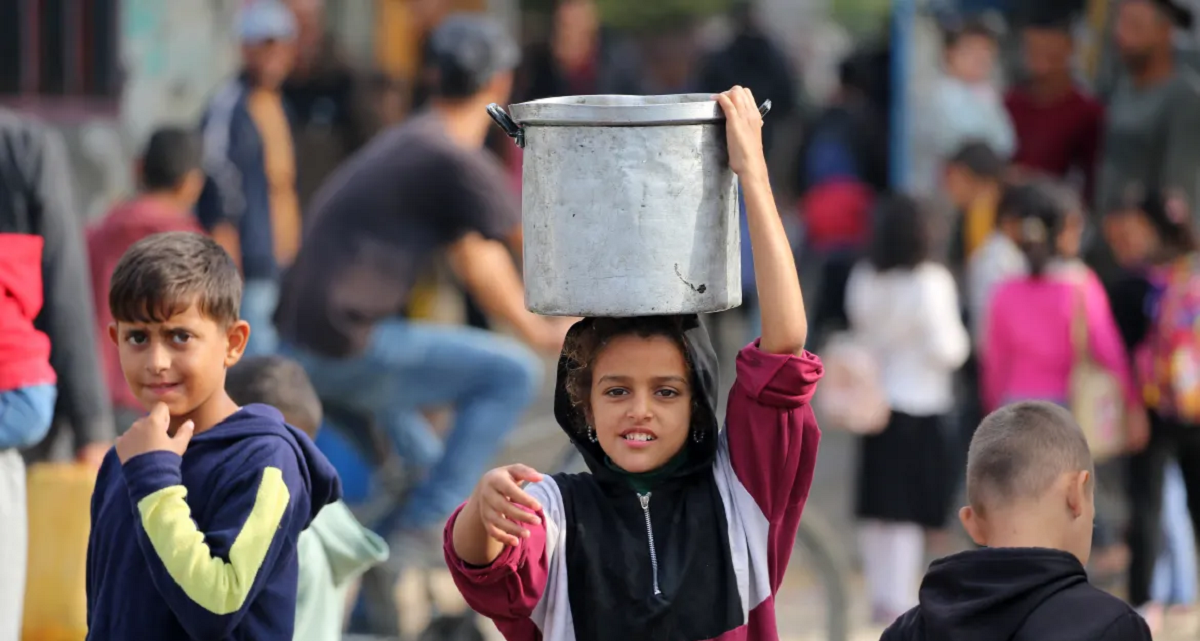في يوم الطفل الفلسطيني .. اطفال غزة يغرقون في أزمات مركبة ومآس جسيمة  