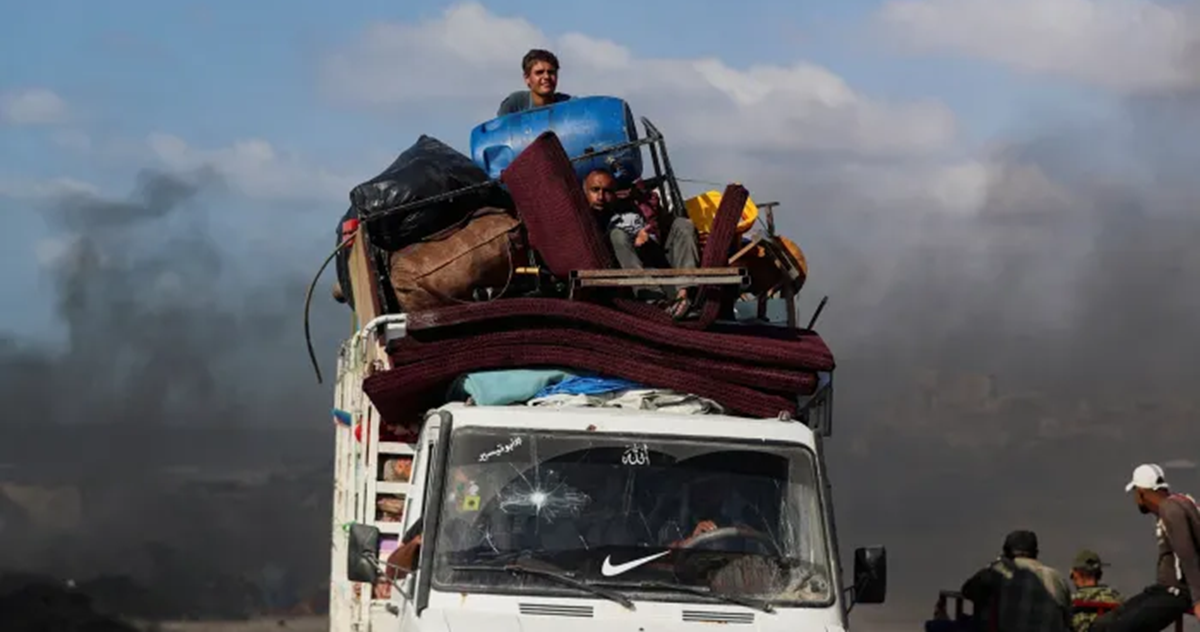   11 شهيدا من عائلة واحدة قصفها الإحتلال وهي عائدة الى منزلها في حي الزيتون 