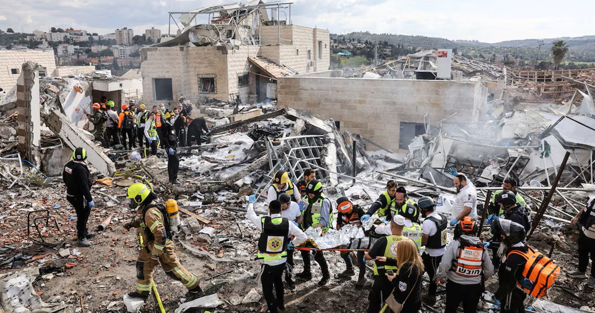 حصيلة محدثة : 9 قتلى في "بيت شيمش" جراء سقوط صاروخ ايراني عليها .. والحرس الثوري يتوعد بالانتقام لاغتيال خامنئي 