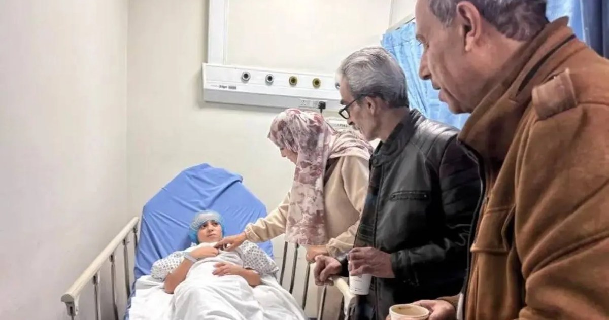 فتاة فقدت جزءاً من جمجمتها في حرب غزة .. تعود للحياة بعد عملية ناجحة بالاردن