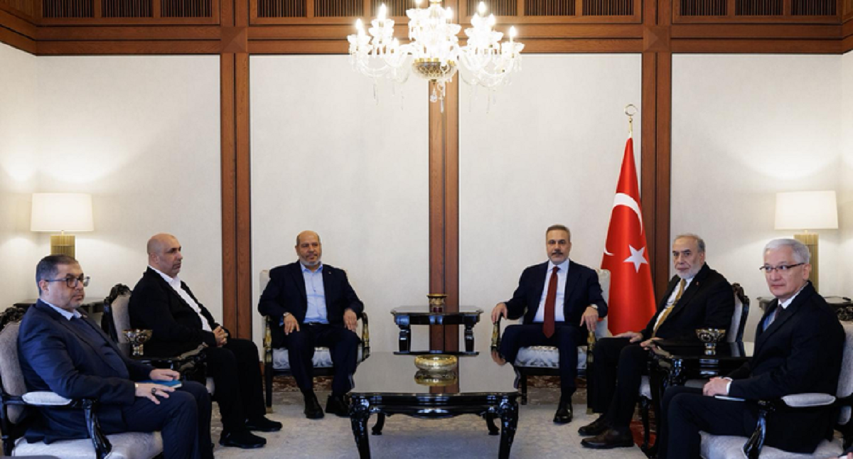 تركيا : فيدان يناقش مع وفد حركة "حماس" سبل دفع اتفاق غزة إلى المرحلة الثانية