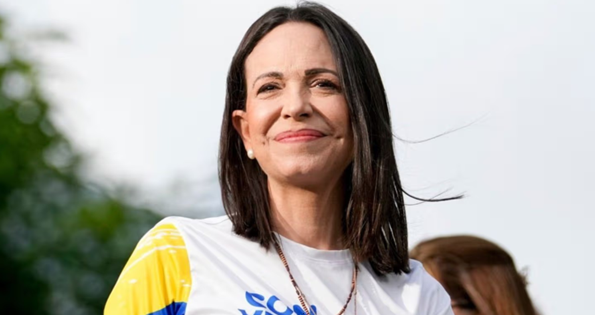 ماريا كورينا الفائزة بجائزة نوبل طلبت من نتنياهو ضرب بلادها بالقنابل وشاركت في الانقلاب على تشافيز 