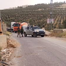  الاحتلال ينصب حاجزا عسكريا عند مدخل  مراح رباح