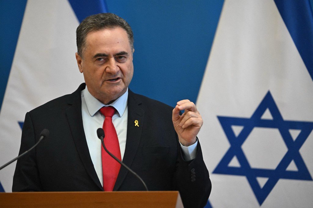 كاتس متوعدا الحوثيين : من يرفع يده ضد اسرائيل ستقطع !!