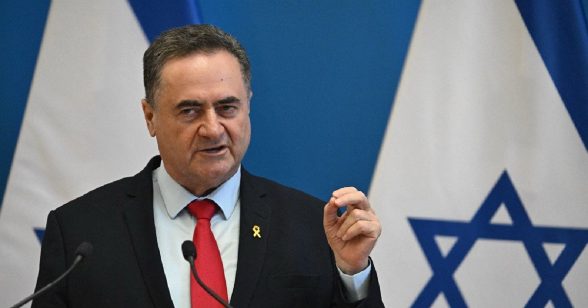 "إسرائيل هيوم" : نتنياهو يدرس إقالة كاتس وتعيين ساعر وزيراً للجيش