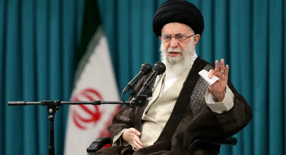 خامنئي يتوعد بالرد على أي هجوم  أميركي مستقبلي .. ونتنياهو يقول : هزمنا الأعداء !!