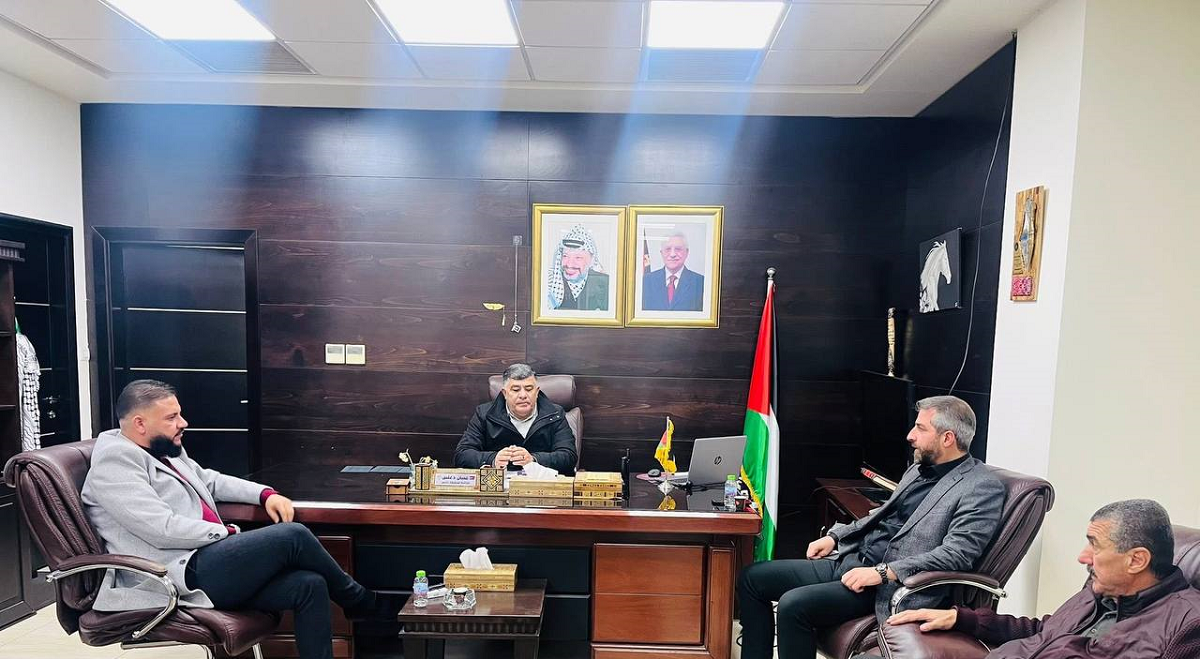 محافظ نابلس يترأس اجتماع اللجنة العليا للطوارئ 