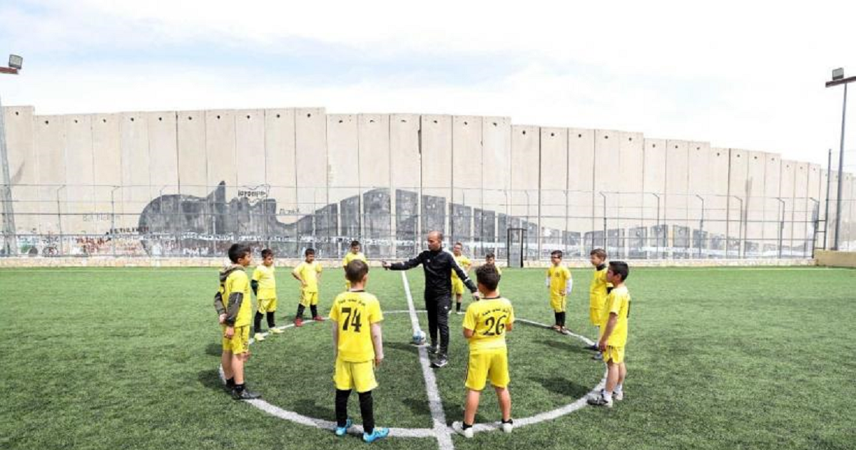 الاحتلال يهدد ملعب مخيم عايدة بالهدم .. ابو سرور : بُني قبل نحو 5 سنوات على أرض مستأجرة من "دير الأرمن"