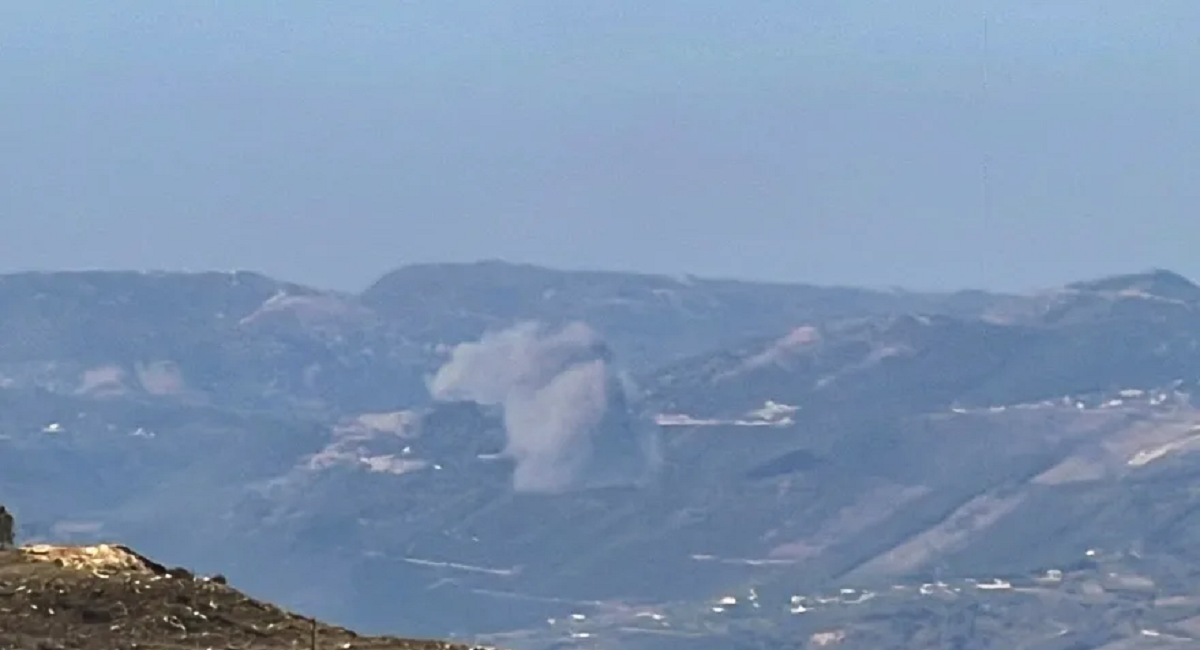 الجيش الإسرائيلي يعلن استهداف مواقع لحزب الله في جنوب لبنان