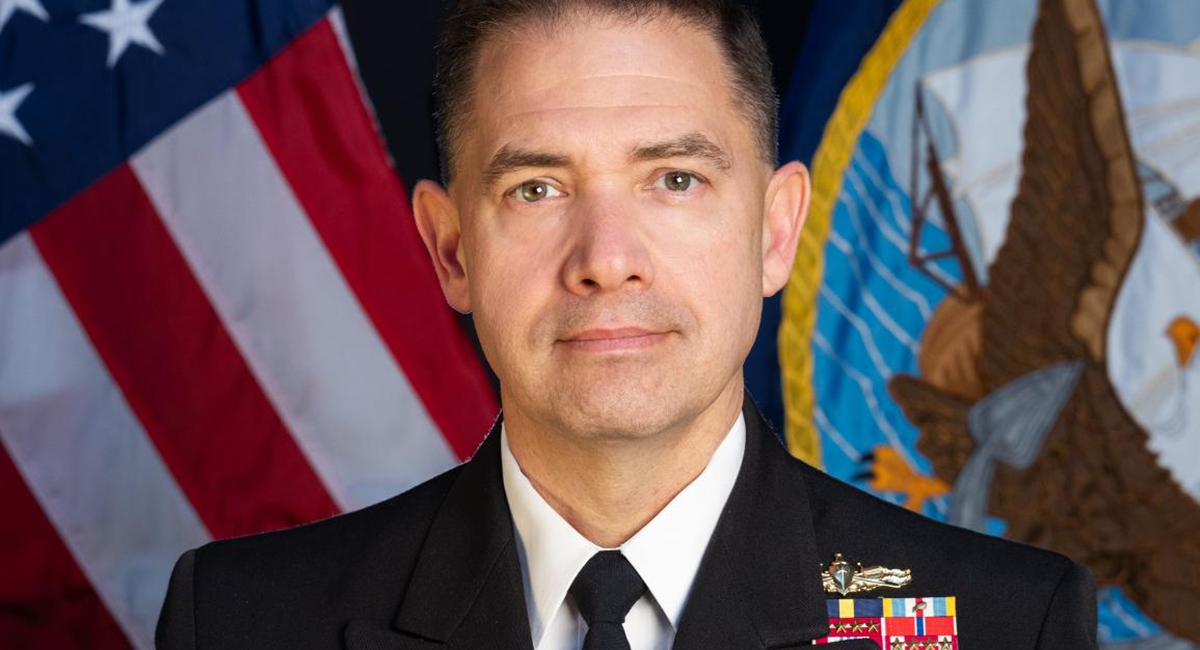 ماذا يفعل قائد القيادة المركزية الأميركية في إسرائيل ؟