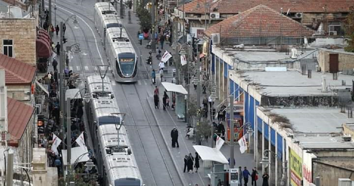 محافظة القدس : مخطط "الخط البني" للقطار الخفيف مشروع استيطاني يكرّس الضمّ والتهويد