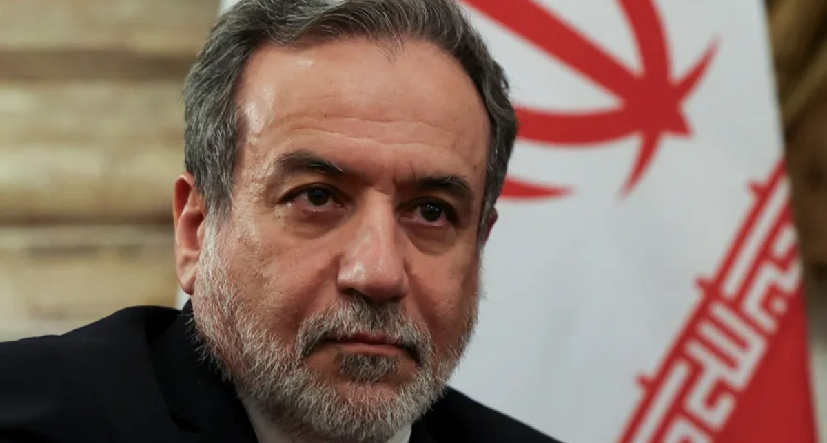 إيران تبدي استعدادها لمحادثات “عادلة” مع أمريكا .. وستارمر يقول : نعمل لمنع طهران من تصنيع أسلحة نووية