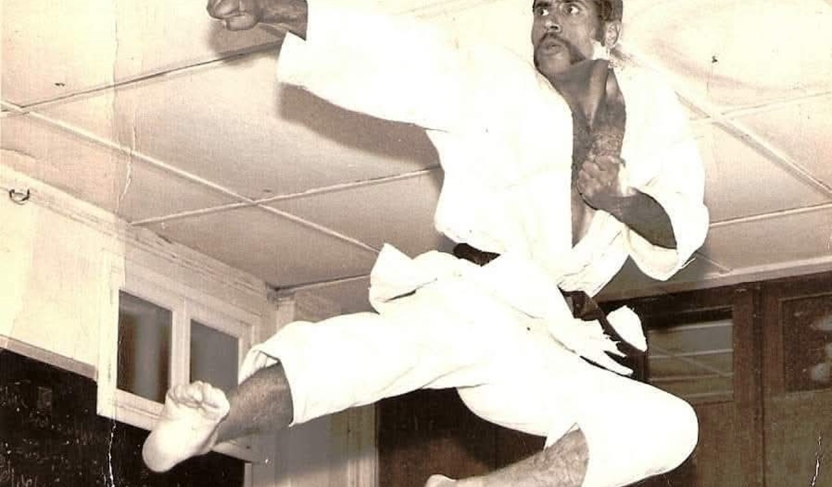 مدرب الكراتيه المقدسي عصام الحليسي قبل 51 عاما