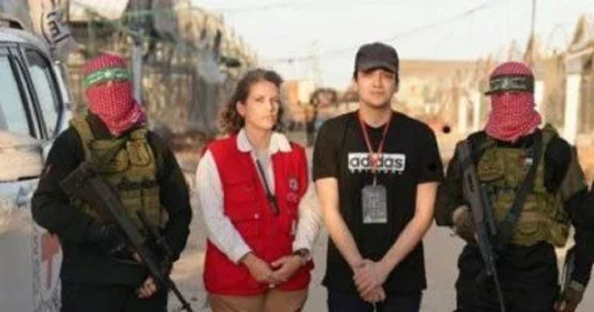 "أكسيوس" يكشف تفاصيل الإفراج عن عيدان ألكسندر وقناة الاتصال مع "حماس"   