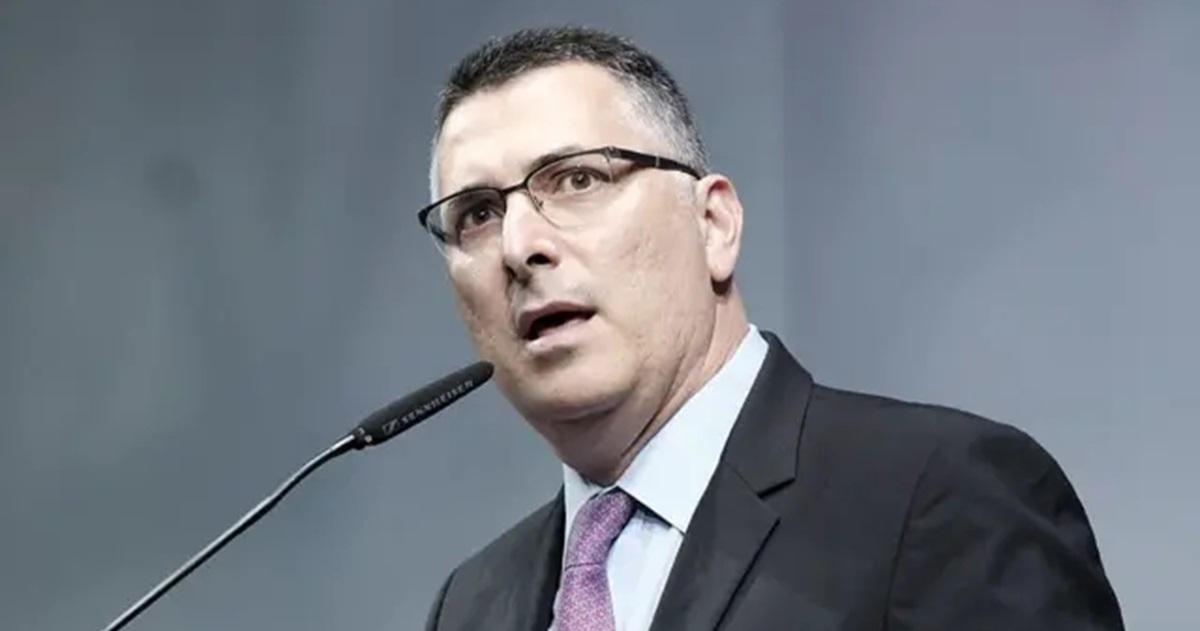 ساعر يتهم "حماس" بالمسؤولية عن استمرار الحرب !! 