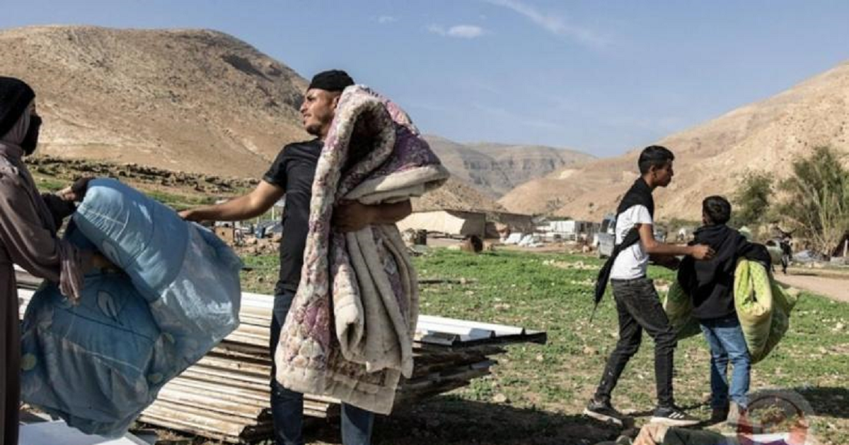 تقرير : اعتداءات المستوطنين تهجر سكان "شلال العوجا" قسرا في اريحا