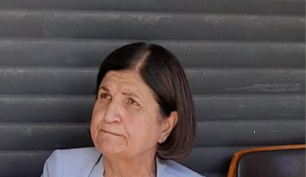 سلوى قرعان: حين تمشي الذاكرة على قدمي ابنة البيرة عند عتبات "الحوش"