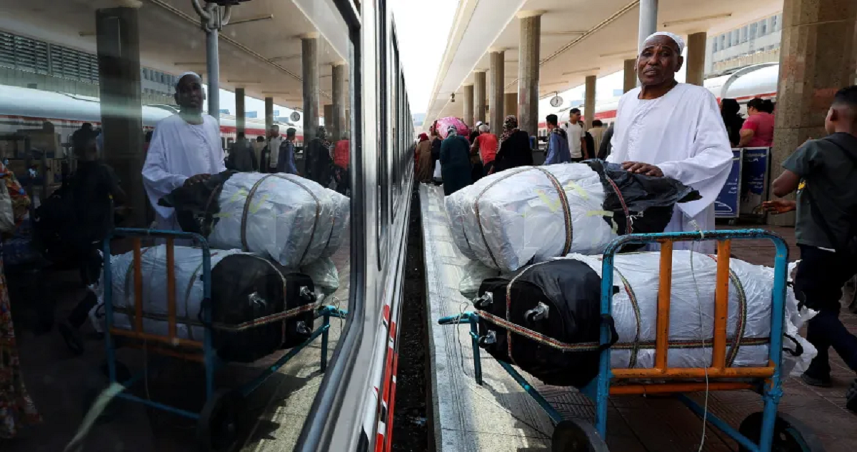 سودانيون في مصر يعودون إلى بلدهم بعد استعادة الجيش للخرطوم