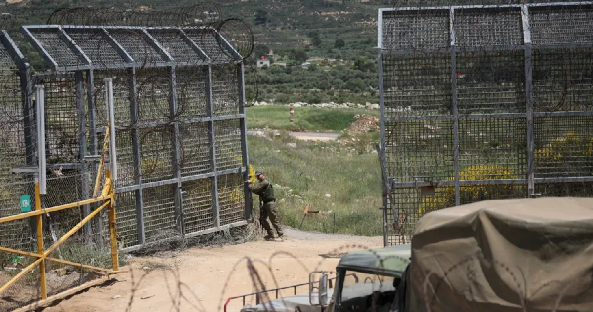 الجيش الإسرائيلي يعترف بمهاجمة أهداف في جنوب سوريا  