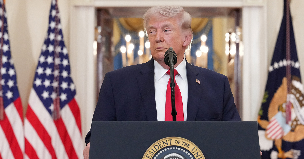 سياسيون أمريكيون يحذرون : ترمب قد يكرر سيناريو الانسحاب من ايران ويترك المنطقة لفوضى خطيرة