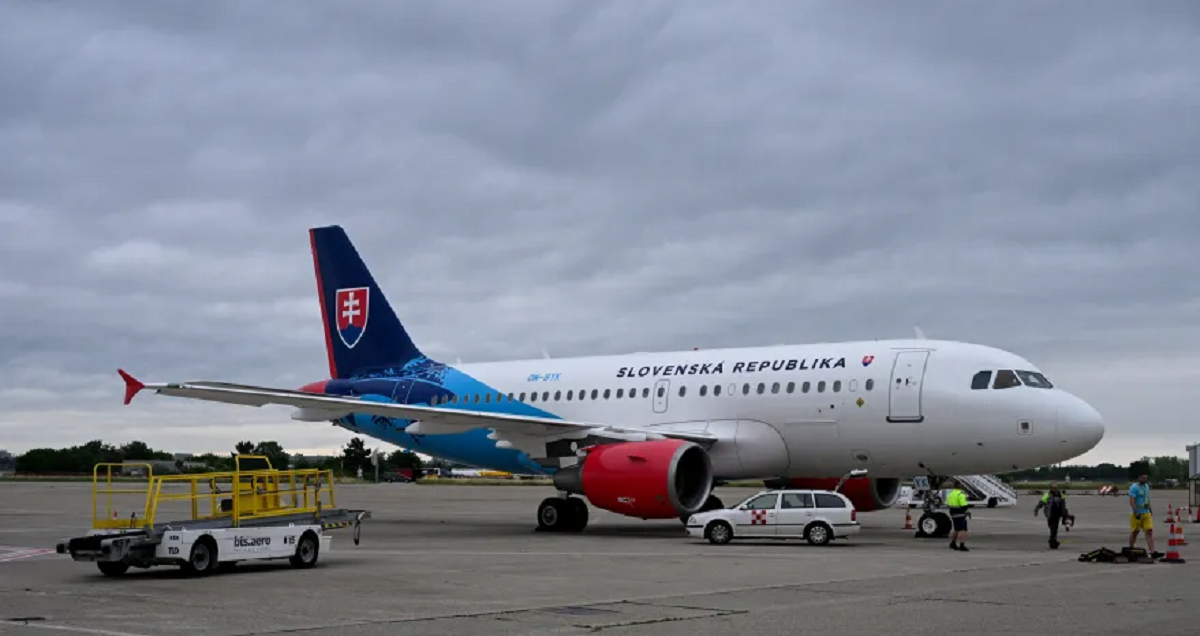 وصول رحلتين جويتين تقلان أشخاصا تم إجلاؤهم من إسرائيل إلى سلوفاكيا والتشيك