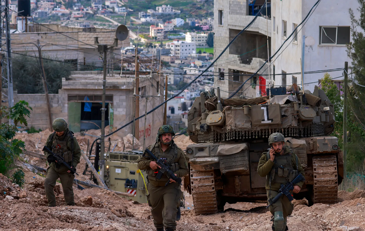 مجازر هدم المباني السكنية وحرقها تتواصل  في مخيم طولكرم لليوم 167 