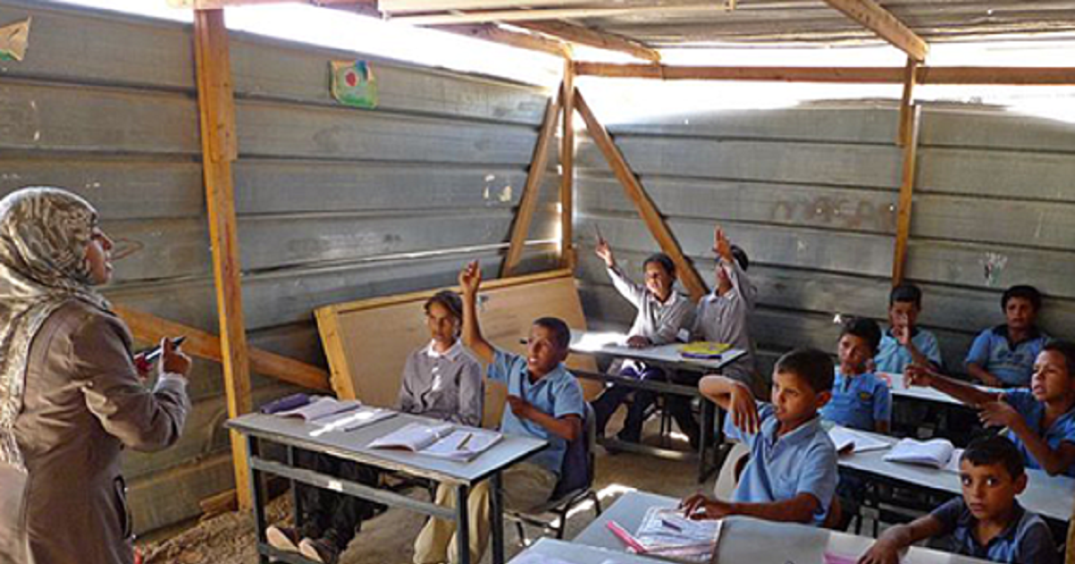 الاحتلال يهجر التجمع البدوي القائم في المغير ... والملاحقة مستمرة لبقية التجمعات في الضفة لإحلال المستوطنين مكانهم 