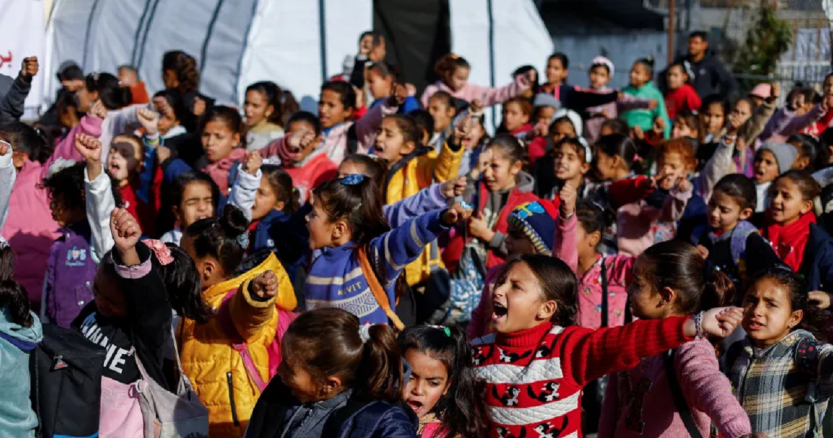 اليونيسف: مواد مدرسية تدخل غزة لأول مرة بعد حظر لأكثر من عامين