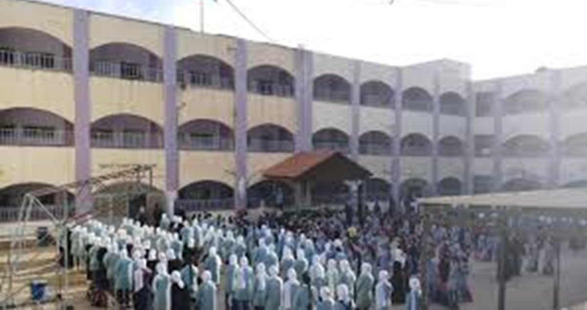 مناقشة "أدب الأسرى" و"التقمص الإبداعي" في الكتابة بمدرسة تلفيت الثانوية