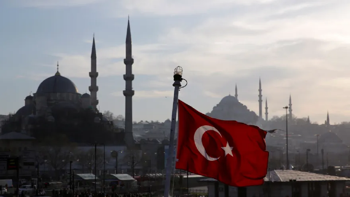 تركيا تعزز الأمن على حدودها مع إيران مع احتدام الصراع بين جارتها وإٍسرائيل