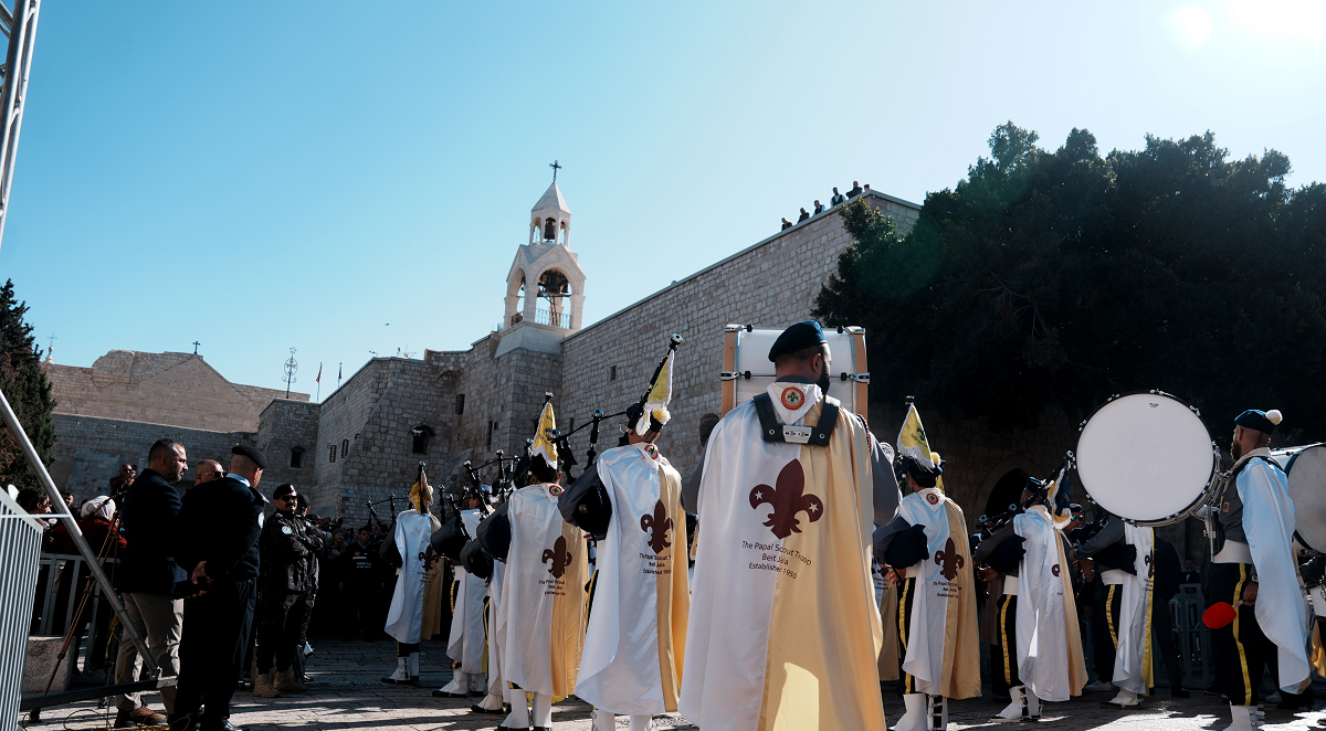 المجد لله في الاعالي وعلى الارض السلام وبالناس المسرة .. بيت لحم تحيي عيد الميلاد المجيد 