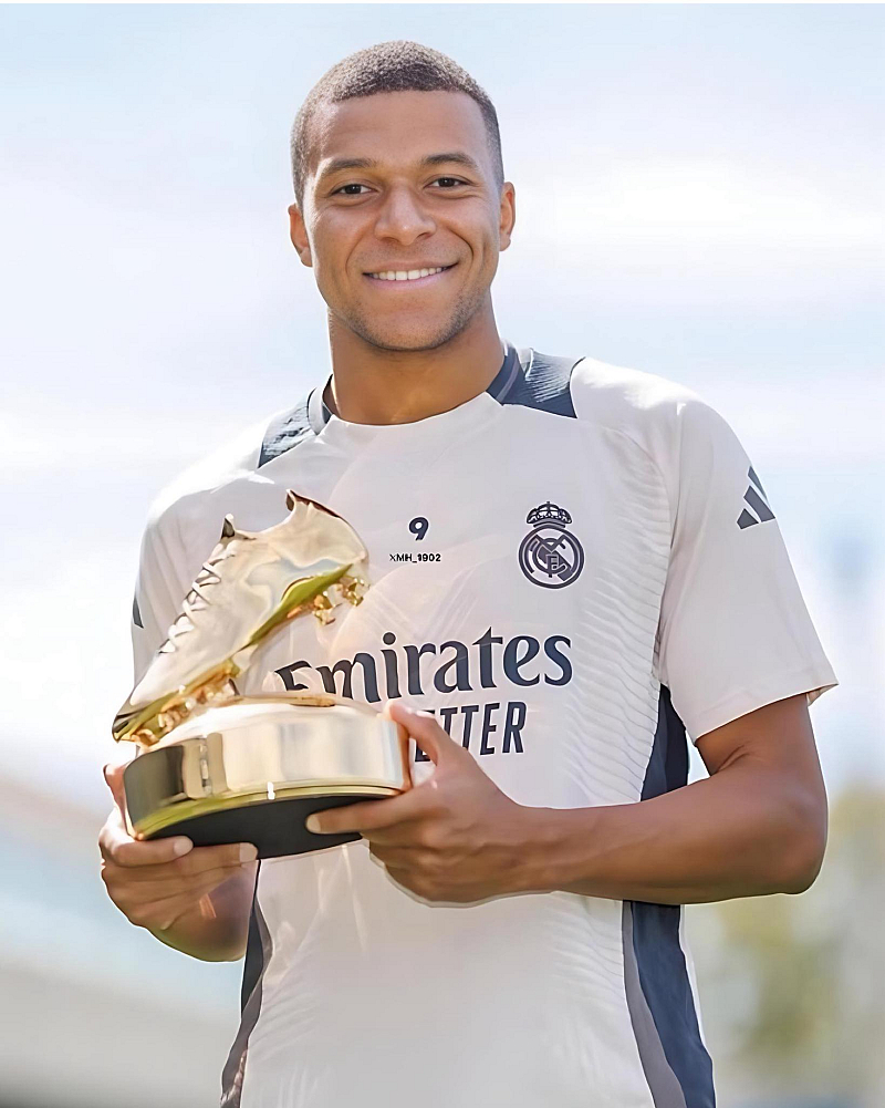 مبابي يفوز بجائزة الحذاء الذهبي الأوروبي لأول مرة في مسيرته