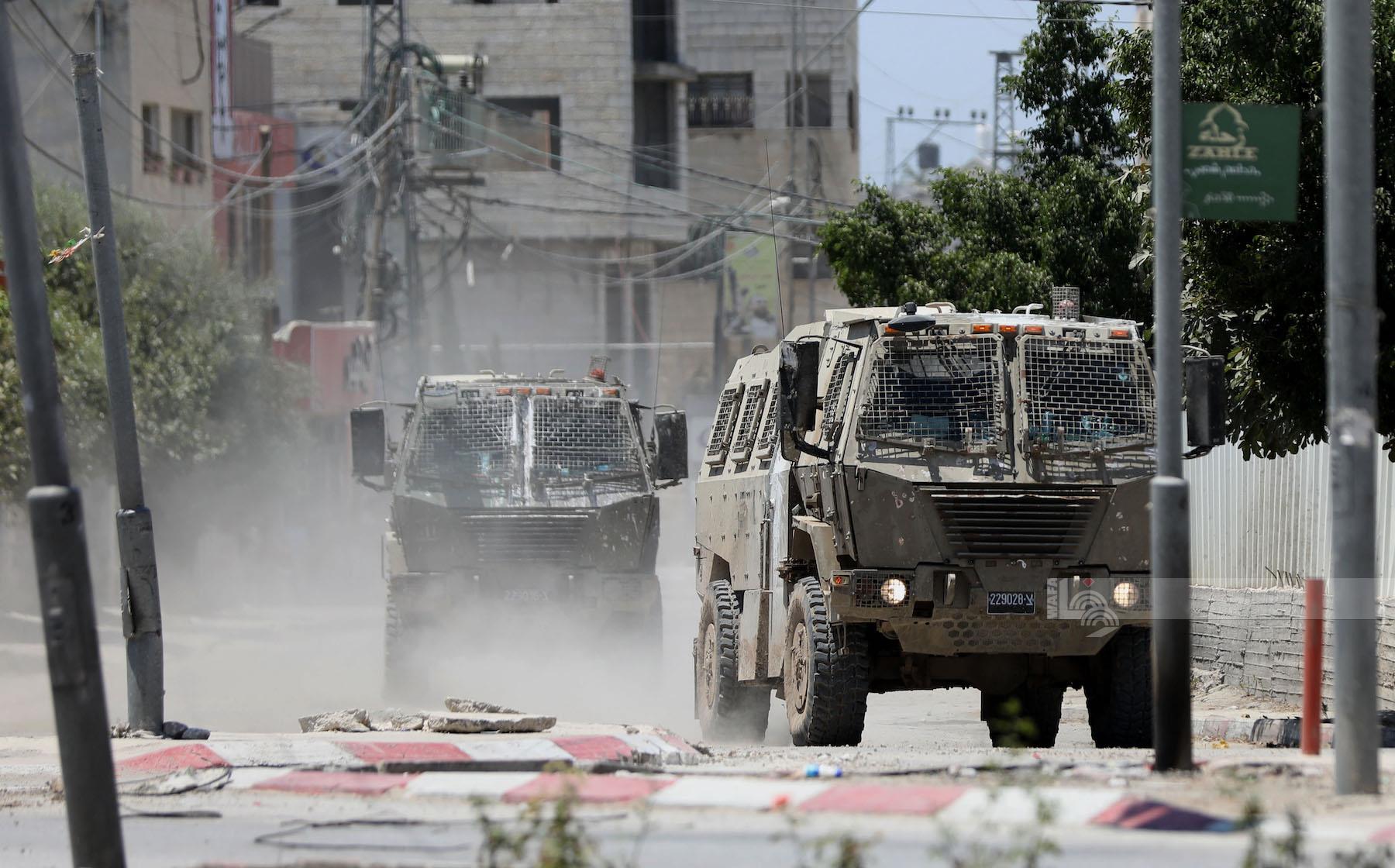 الاحتلال يصعد عدوانه على طولكرم بتحركات عسكرية مكثفة