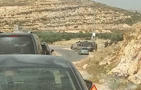 الاحتلال يغلق المدخل الغربي لبلدة المغير